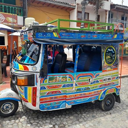 El Paraiso Paisa 5 Minutos Del Malecon Parqueadero Privado A Guatapé Exterior foto