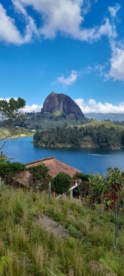 El Paraiso Paisa 5 Minutos Del Malecon Parqueadero Privado A Guatapé Exterior foto