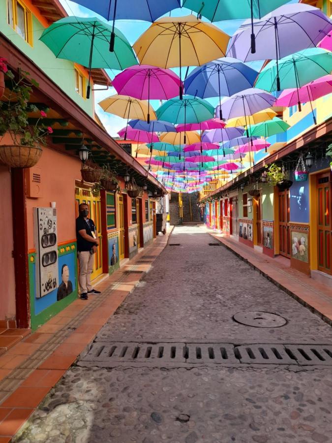 El Paraiso Paisa 5 Minutos Del Malecon Parqueadero Privado A Guatapé Exterior foto